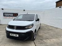 Second-hand Vauxhall Vivaro 145 CP (106 kW) 2024 Alb Monovolum