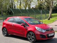 Begagnad Kia Rio 85 HK (62 kW) 2012 Röd Halvkombi