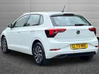 Used VW Polo Life 95 HP (69 kW) 2023 Pure white Hatchback
