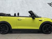 Used Mini Cooper Classic 134 HP (98 kW) 2023 Yellow Hatchback
