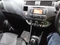 Usado Kia Rio 107 CV (78 kW) 2012 Negro Utilitario