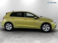 Second-hand VW Golf VII Style 150 CP (110 kW) 2020 Galben Hatchback