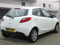 Begagnad Mazda 2 2011 Vit Halvkombi
