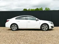 Used Vauxhall Insignia SRi 163 HP (119 kW) 2015 White Hatchback