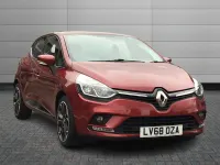 Used Renault Clio Iconic 90 HP (66 kW) 2018 Red  Hatchback