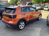 Used VW T-Cross SEL 110 HP (80 kW) 2023 Orange SUV