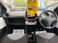Used Peugeot 107 Access 68 HP (50 kW) 2013 White Hatchback