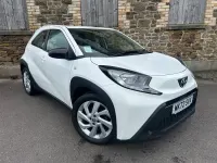 Used Toyota Aygo X PURE 72 HP (52 kW) 2022 White SUV