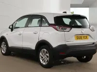 Used Vauxhall Crossland X 81 HP (59 kW) 2018 White SUV