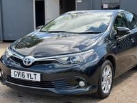 Used Toyota Auris Hybrid Business Edition 136 HP (100 kW) 2016 Hatchback