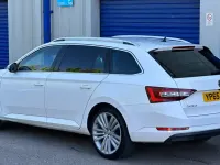 Gebraucht Skoda Superb SE L Executive 150 PS (110 kW) 2015 Weiß Kombi