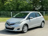 Used Toyota Yaris 90 HP (66 kW) 2012 Silver Hatchback