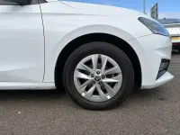 Begagnad Skoda Fabia Comfort 79 HK (58 kW) 2023 Vit Halvkombi