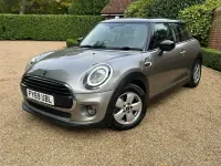 Usado Mini Cooper Classic 2019 Prateado Citadino