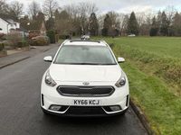 Used Kia Niro First Edition 139 HP (102 kW) 2016 White SUV