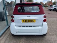 Used Smart ForTwo Cabrio Passion 71 HP (52 kW) 2012 White Cabriolet