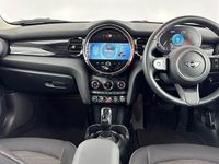 Begagnad Mini Cooper Classic 136 HK (100 kW) 2022 Silver Halvkombi