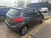 Used Kia Venga 123 HP (90 kW) 2015 Silver Hatchback