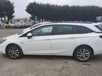 Used Vauxhall Astra Design Edition 136 HP (100 kW) 2019 White Estate