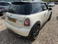 Begagnad Mini Cooper D Hatch 2013 Vit Halvkombi