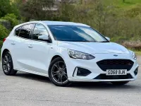 Usado Ford Focus ST-Line 120 HP (88 kW) 2018 Branco Citadino