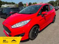 Used Ford Fiesta Zetec 125 HP (91 kW) 2013 Red Hatchback