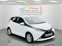 Used Toyota Aygo x-press 68 HP (50 kW) 2014 White Hatchback
