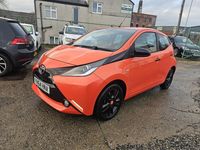 Begagnad Toyota Aygo X-cite 2014 Orange Halvkombi