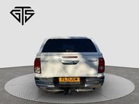 Used Toyota HiLux 150 HP (110 kW) 2021 White Pickup