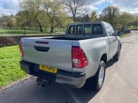 Used Toyota HiLux Active 150 HP (110 kW) 2021 Silver Pickup