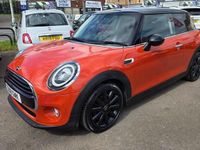 Begagnad Mini Cooper Hatch 2018 Orange Halvkombi