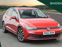 Używany VW Golf VIII Active 147 KM (108 kW) 2022 Czerwony Hatchback