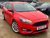 Used Ford Focus Zetec 125 HP (91 kW) 2015 Red Hatchback