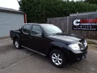 Usado Nissan Navara Acenta 190 HP (139 kW) 2013 Preto Pickup