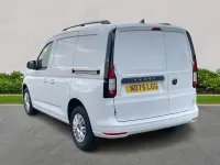 Usado VW Caddy 102 HP (75 kW) 2025 Branco Monovolume