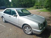 Used Mercedes E240 170 HP (125 kW) 1998 Silver Sedan