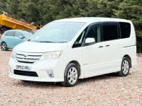 Usado Nissan Serena 2012 Blanco Monovolumen