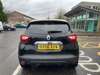 Usado Renault Captur Dynamique 90 HP (66 kW) 2016 Preto SUV