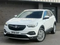 Used Vauxhall Grandland X Sport 130 HP (95 kW) 2018 White SUV