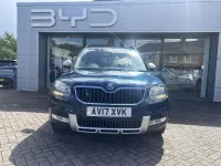 Usado Skoda Yeti SE Drive 108 CV (79 kW) 2017 Azul SUV