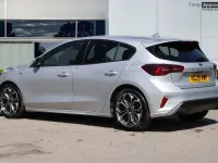 Used Ford Focus ST-Line X 2025 Moondust silver Hatchback
