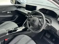 Neu Peugeot 208 Allure 100 PS (73 kW) 2026 Schwarz Kleinwagen