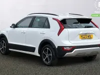 Begagnad Kia Niro 141 HK (103 kW) 2023 Vit SUV
