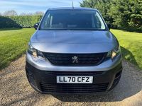 Begagnad Peugeot Partner 100 HK (73 kW) 2021 Grå Minibuss
