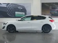 Usado Ford Focus Vignale 125 HP (91 kW) 2020 Branco Citadino