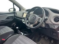 Used Toyota Yaris 69 HP (50 kW) 2016 Red Hatchback