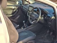 Used Ford Fiesta Titanium 100 HP (73 kW) 2017 White Hatchback
