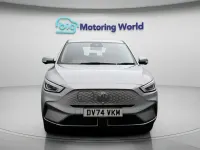 Używany MG ZS SE 114 kW (156 KM) 2023 Srebrny SUV
