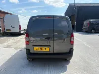 Used Citroën Berlingo 100 HP (73 kW) 2022 Grey MPV