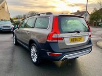 Used Volvo XC70 SE Lux 215 HP (158 kW) 2015 Gold Estate